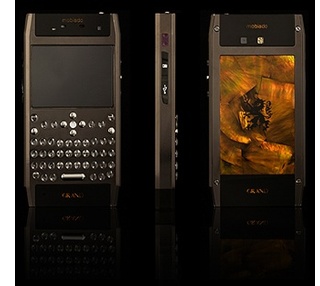 Mobiadolta ensimm�inen QWERTY-luksuspuhelin