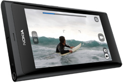 Ensikosketus ristiriitaiseen Nokia N9:��n